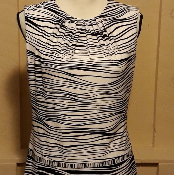👛2 for $20👛NWT Calvin Klein sleeveless top small - Picture 2 of 8